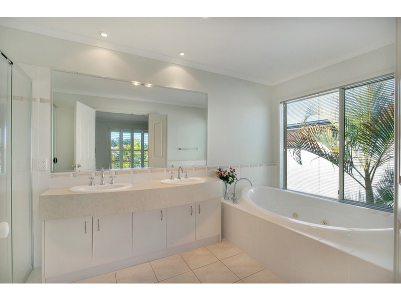 5 Leopard Tree Place, Molendinar QLD 4214