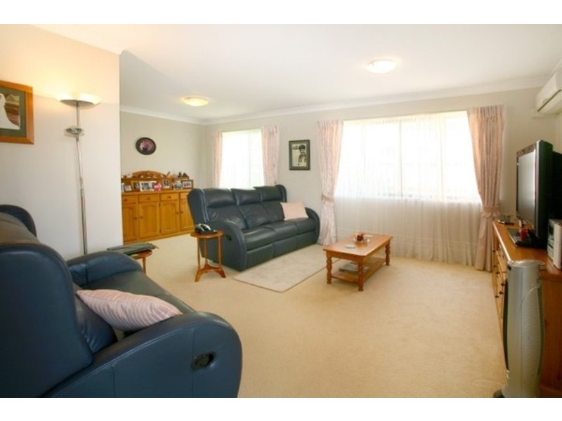 95 Highcrest Cct, Molendinar QLD 4214