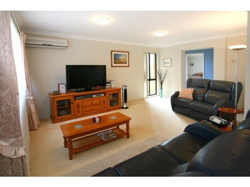 95 Highcrest Cct, Molendinar QLD 4214