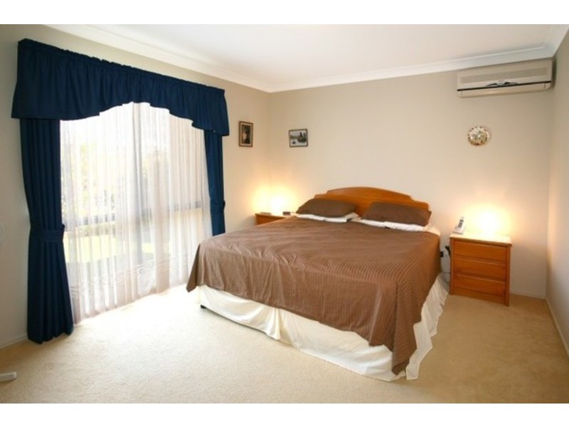 95 Highcrest Cct, Molendinar QLD 4214