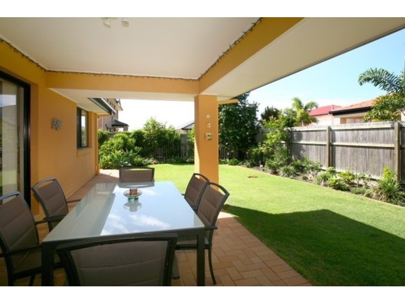 95 Highcrest Cct, Molendinar QLD 4214
