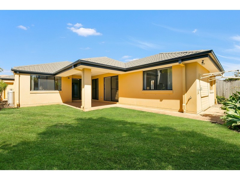 95 Highcrest Cct, Molendinar QLD 4214