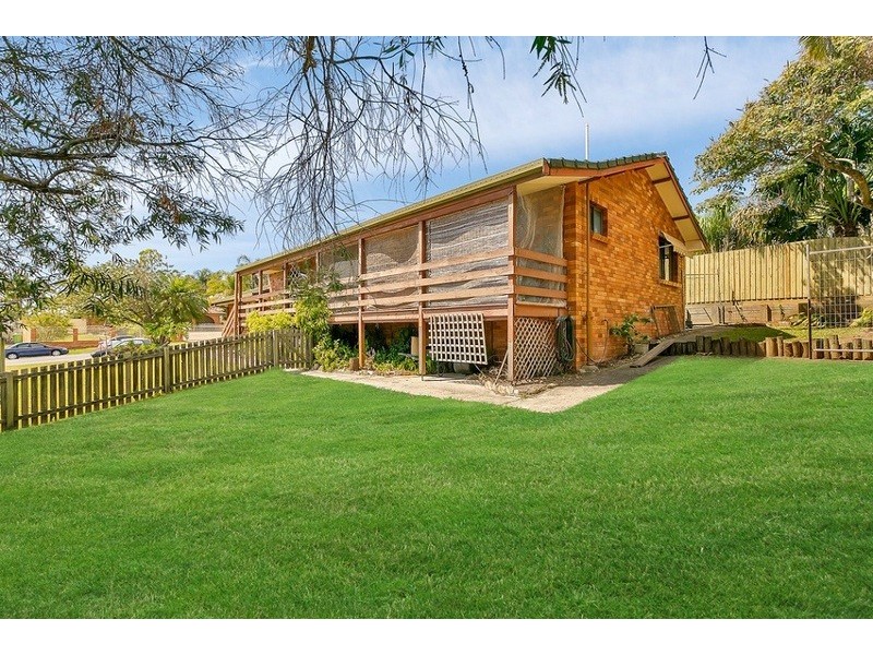 16 Mingaletta Drive, Ashmore QLD 4214