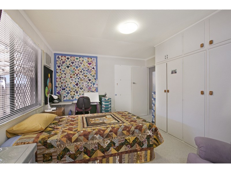 5 Brookside Road, Labrador QLD 4215