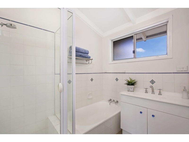 20 Mitchell Avenue, Molendinar QLD 4214