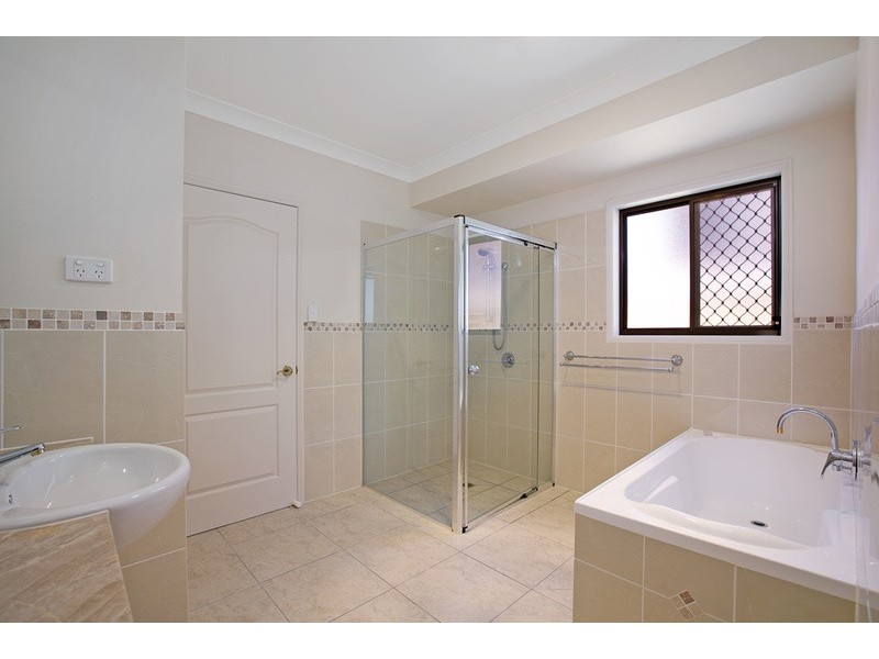 5 Applegum Place, Molendinar QLD 4214