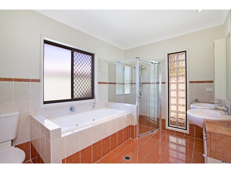 5 Applegum Place, Molendinar QLD 4214