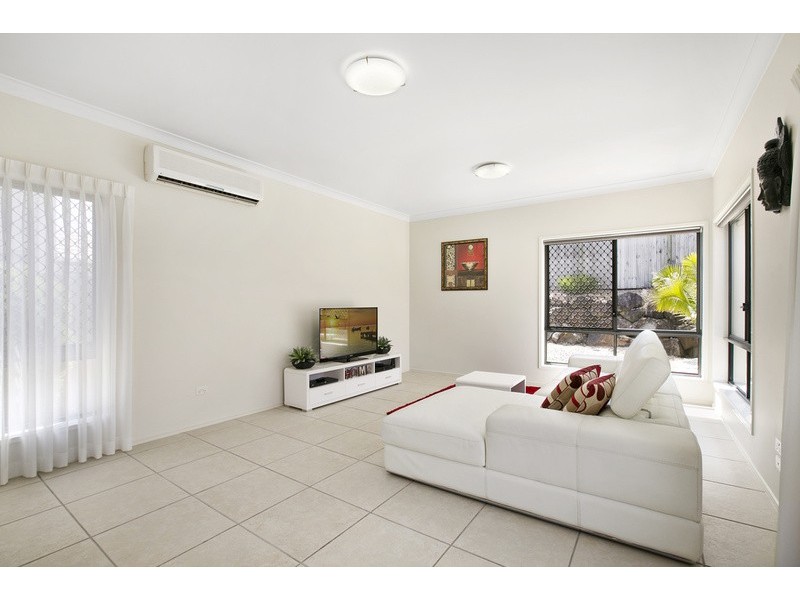 7 Rimu Place, Molendinar QLD 4214