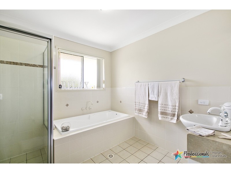 10 Tanzen Drive, Arundel QLD 4214