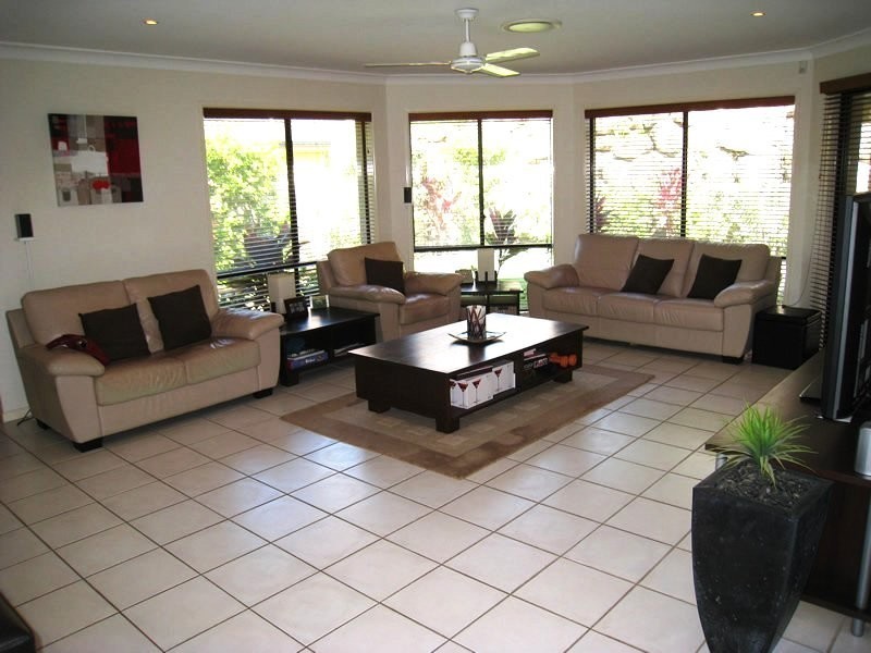 39 Lillywood Circuit, Molendinar QLD 4214