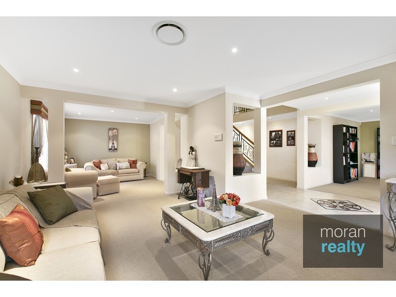 193 Crestwood Drive, Molendinar QLD 4214