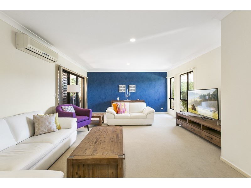6 Lillywood Circuit, Molendinar QLD 4214