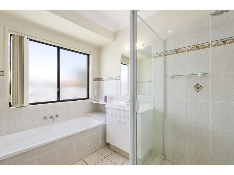 6 Lillywood Circuit, Molendinar QLD 4214