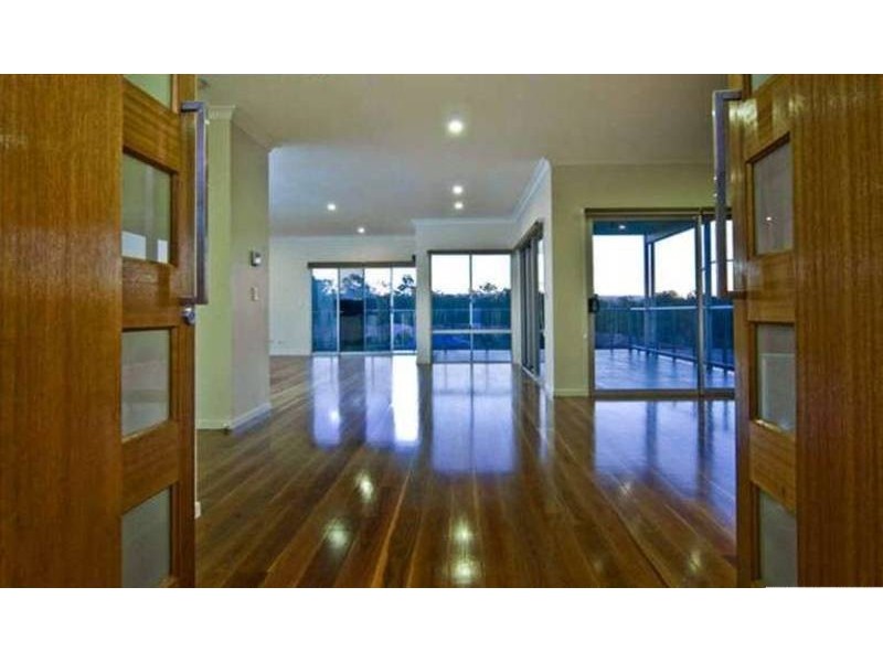 49 Zane Street, Molendinar QLD 4214