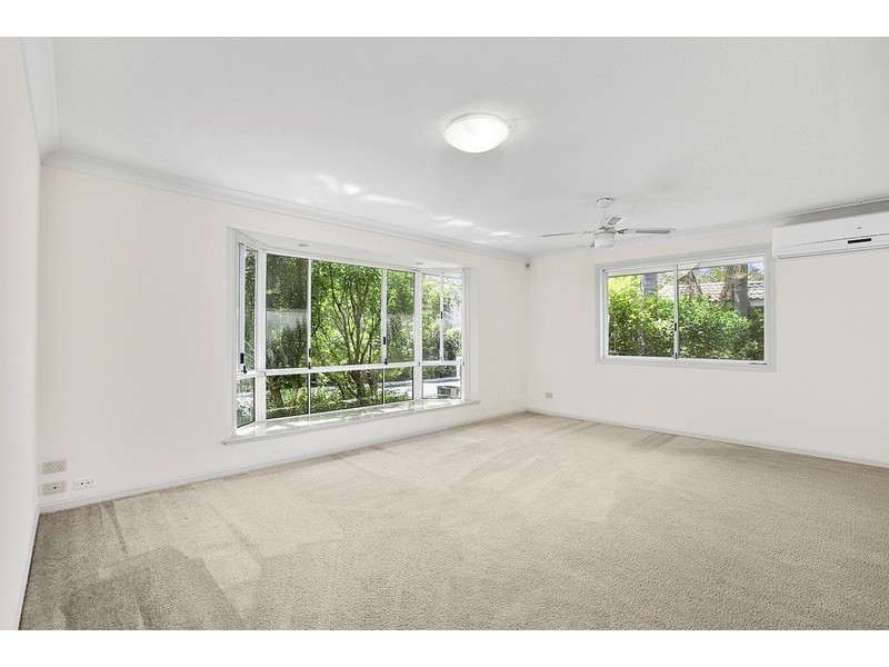 1/143 Cotlew Street, Ashmore QLD 4214