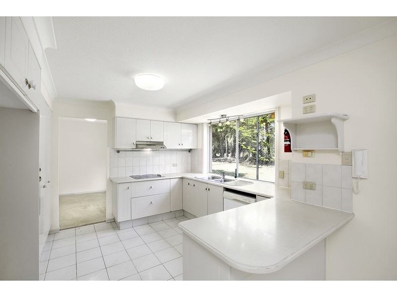 1/143 Cotlew Street, Ashmore QLD 4214