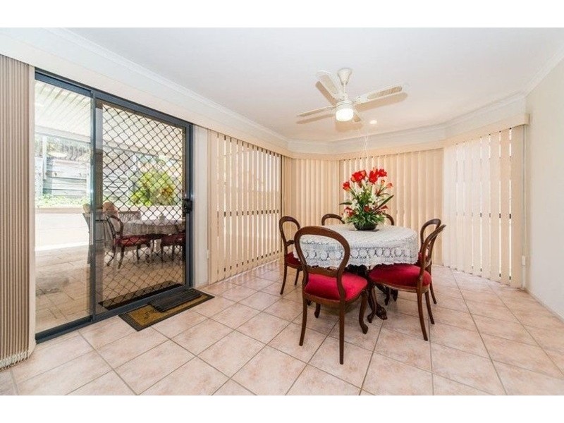 4 West Mountain Court, Parkwood QLD 4214