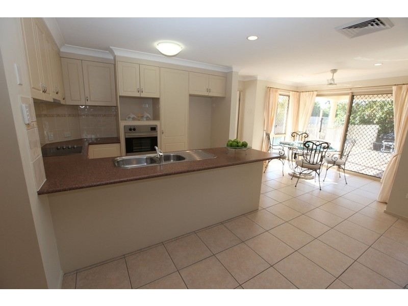 2 Redgum Place, Molendinar QLD 4214