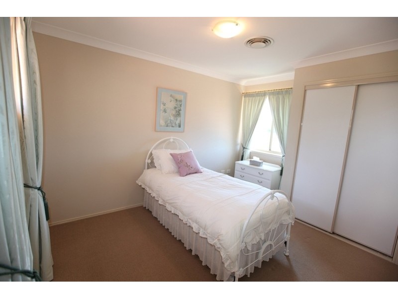 2 Redgum Place, Molendinar QLD 4214