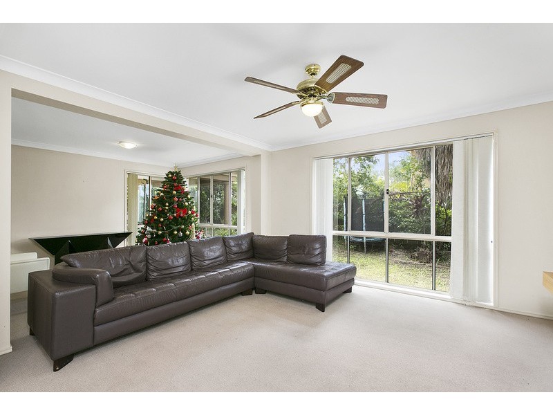 16 Oakridge Place, Molendinar QLD 4214
