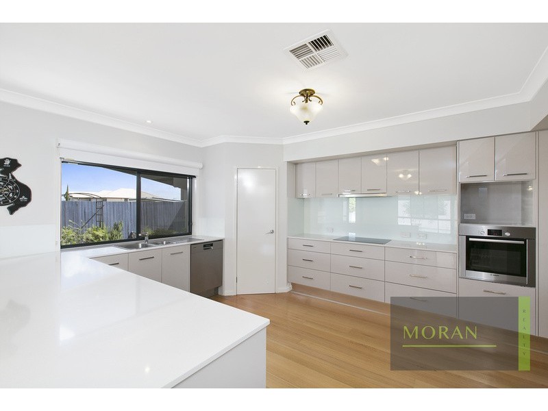 9 Viewridge Way, Molendinar QLD 4214