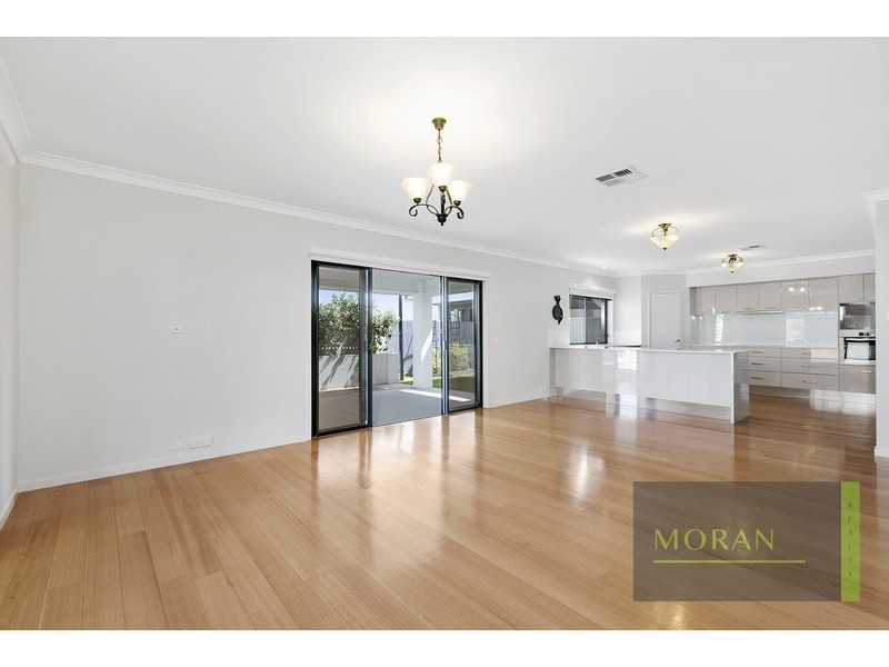 9 Viewridge Way, Molendinar QLD 4214