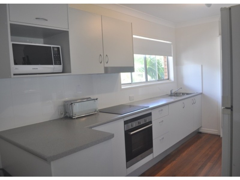 20 Golden Crescent, Southport QLD 4215