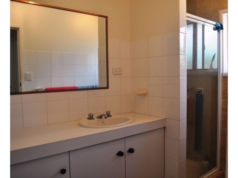 20 Golden Crescent, Southport QLD 4215