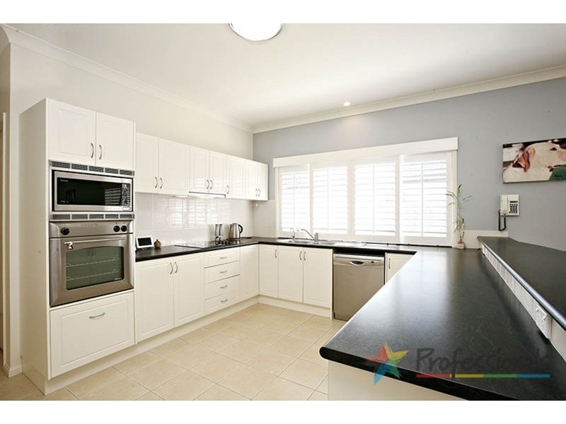 18 Protea Court, Robina QLD 4226