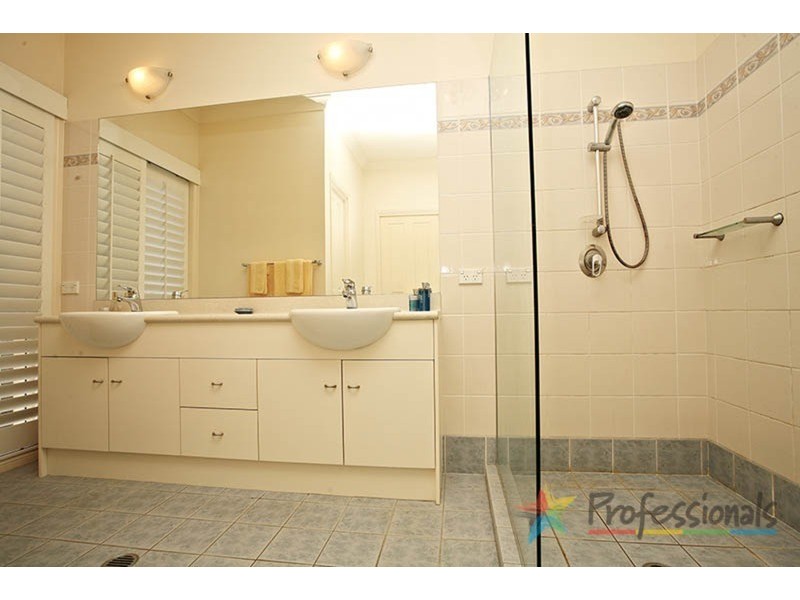 18 Protea Court, Robina QLD 4226