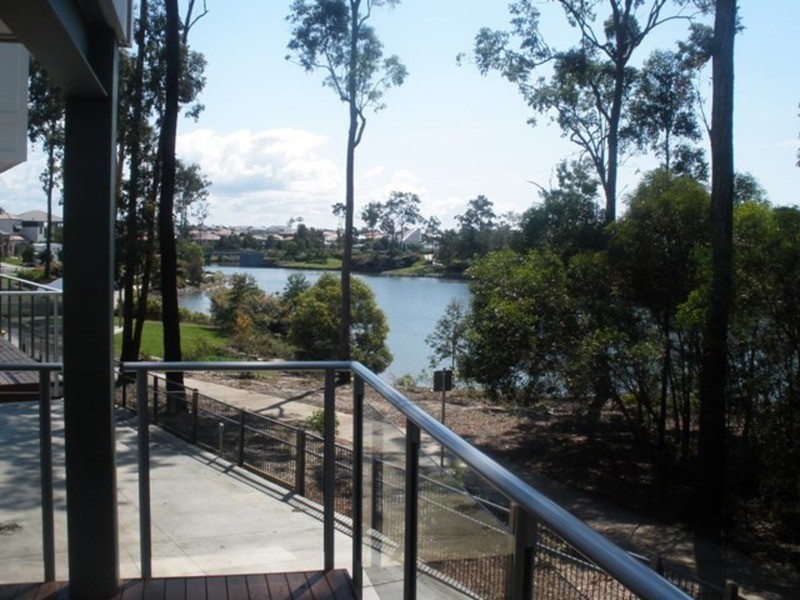 28 Castello Circuit, Varsity Lakes QLD 4227