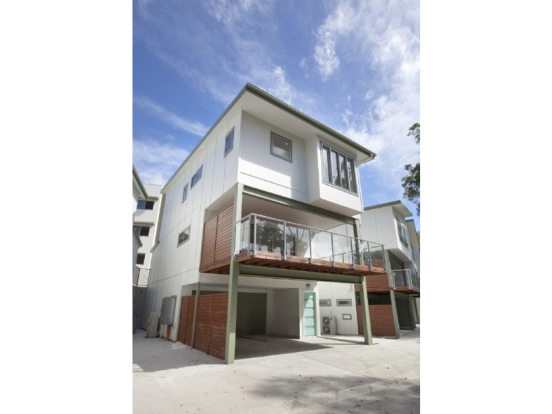 28 Castello Circuit, Varsity Lakes QLD 4227