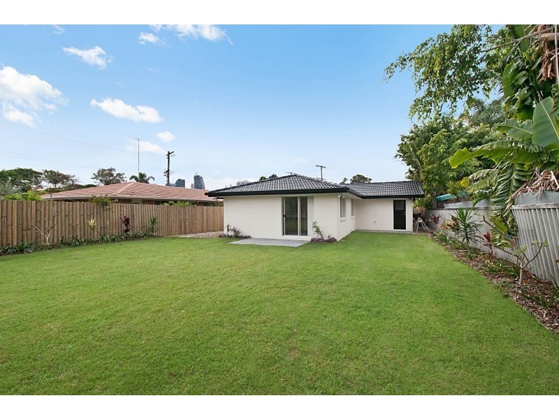 93 Vatakoula Parade, Mermaid Waters QLD 4218