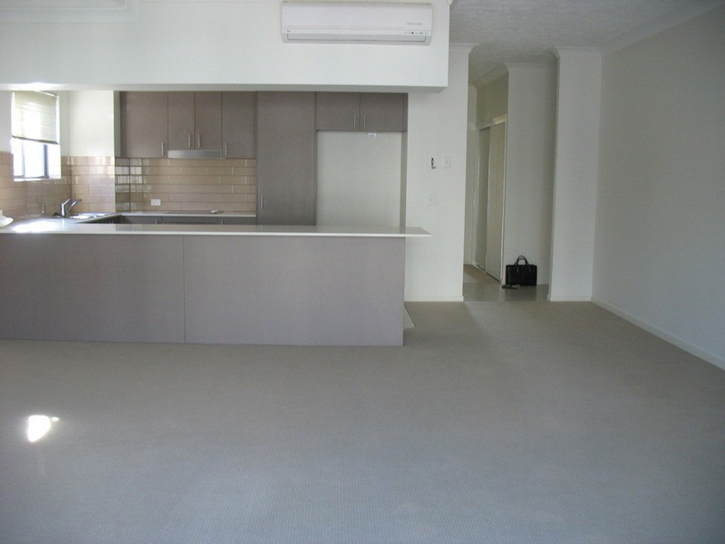 16/1 Acacia Court, Robina QLD 4226