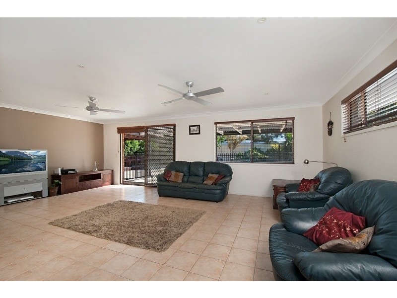 44 Volante Crescent, Mermaid Waters QLD 4218