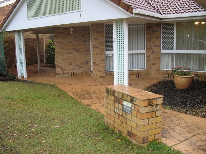 4 Bothwell Street, Robina QLD 4226