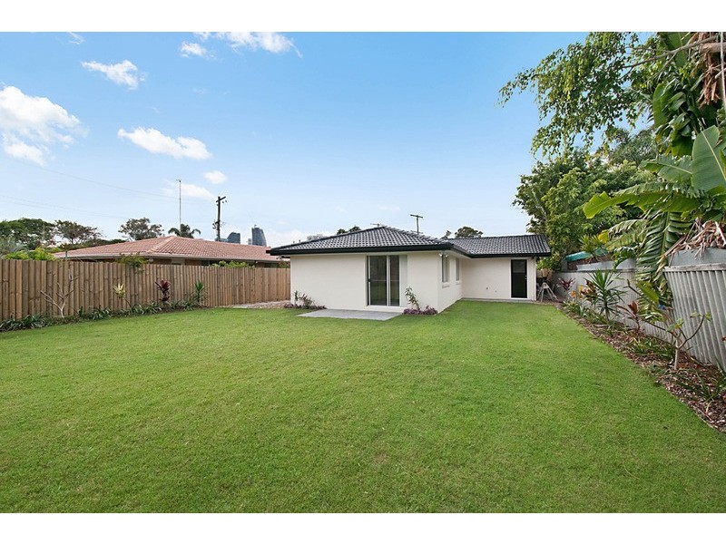 93 Vatakoula Parade, Mermaid Waters QLD 4218