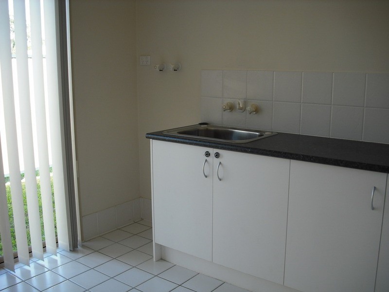 4 Zane Street, Molendinar QLD 4214