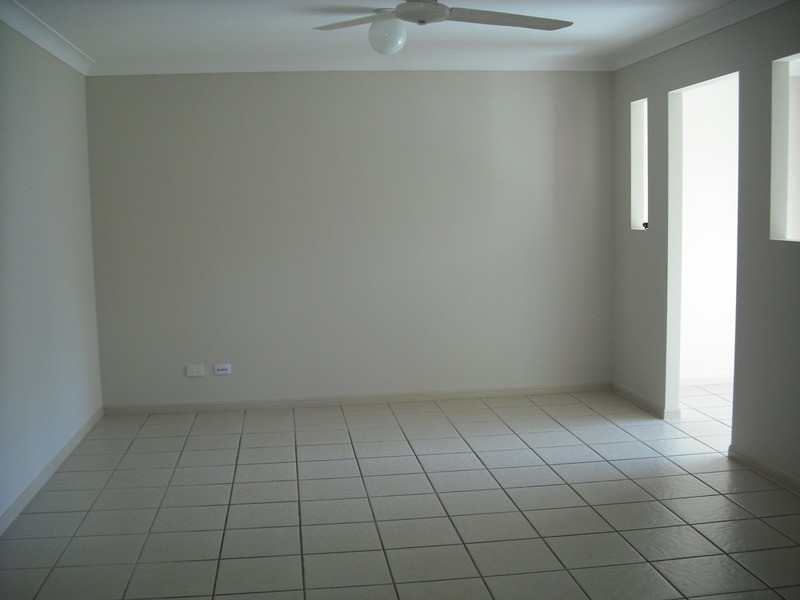 4 Zane Street, Molendinar QLD 4214