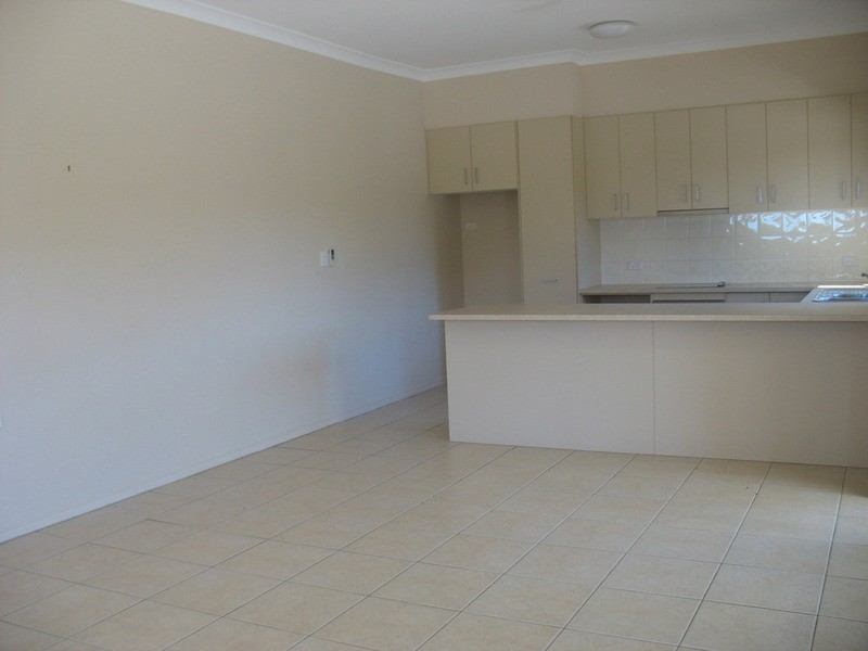 2/9 Wendy Court, Upper Coomera QLD 4209