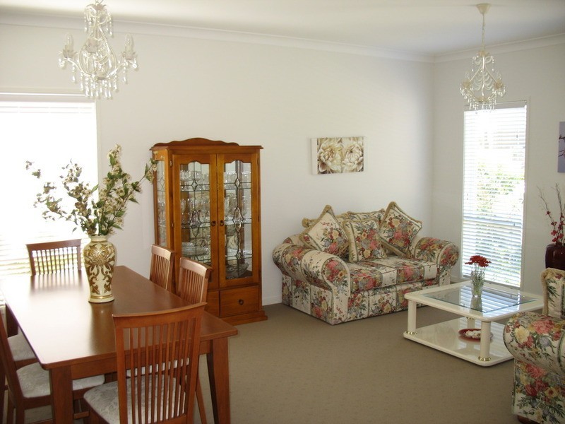 17 Valetta Crescent, Varsity Lakes QLD 4227