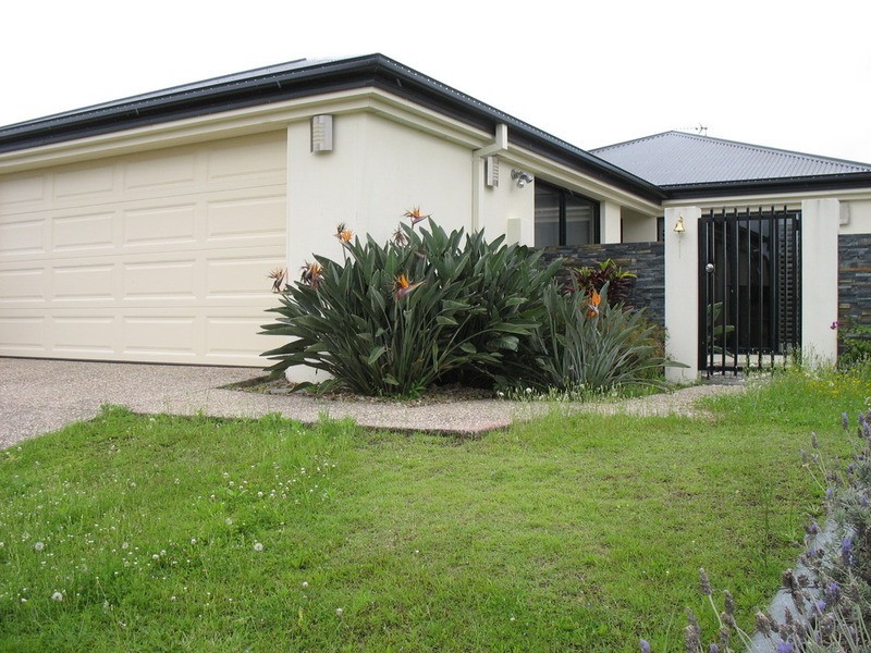 2/4 Heights Drive, Robina QLD 4226