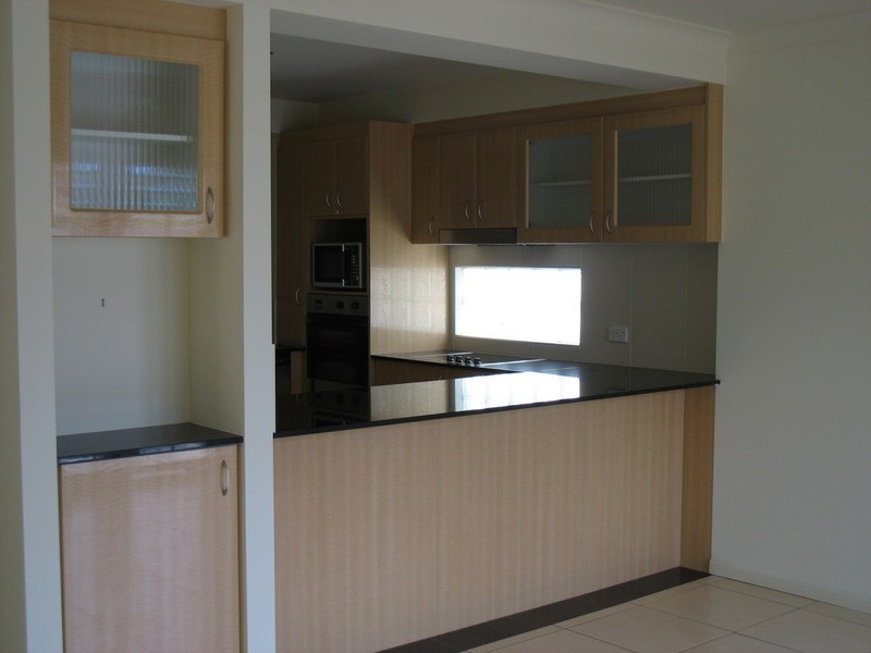 2/4 Heights Drive, Robina QLD 4226