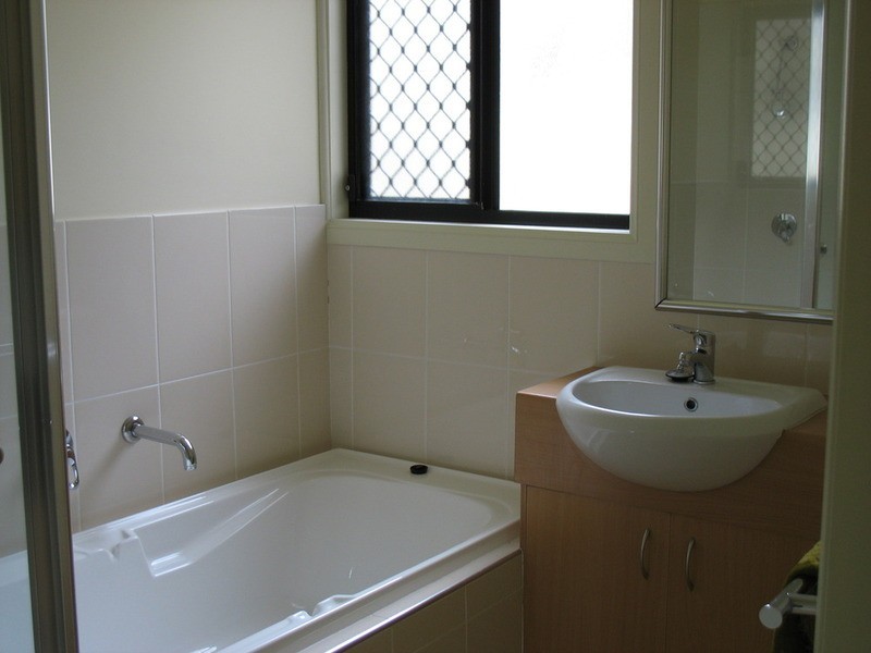 2/4 Heights Drive, Robina QLD 4226