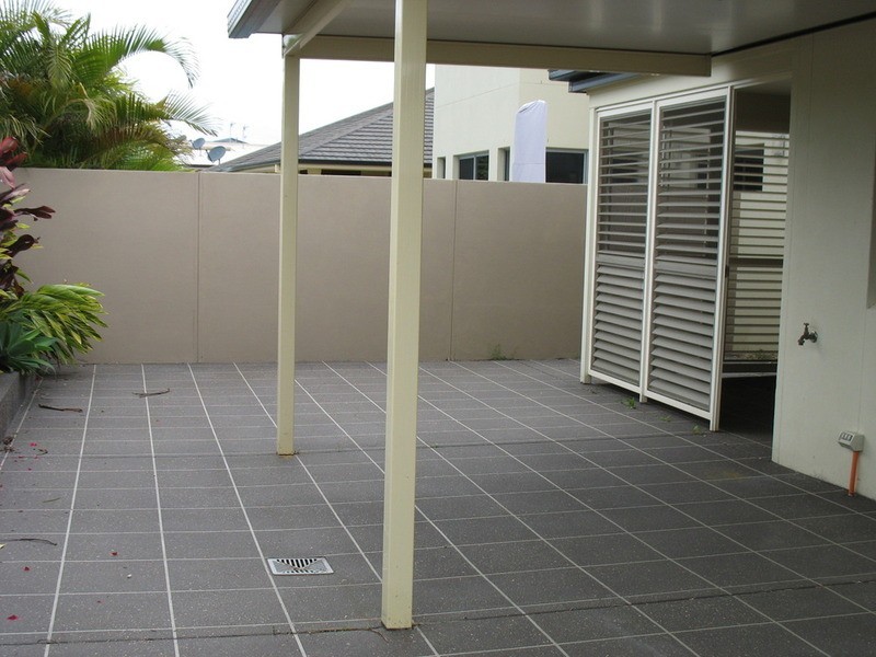 2/4 Heights Drive, Robina QLD 4226