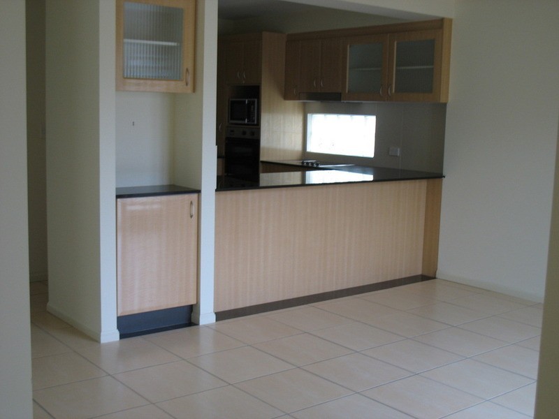 2/4 Heights Drive, Robina QLD 4226