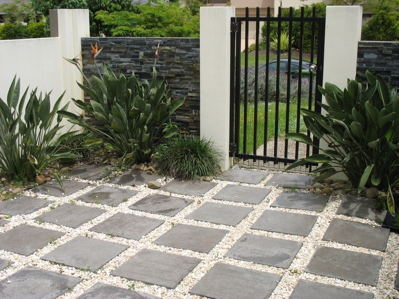 2/4 Heights Drive, Robina QLD 4226