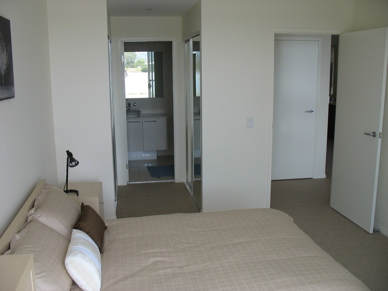 5/1 Lakefront Crescent, Varsity Lakes QLD 4227