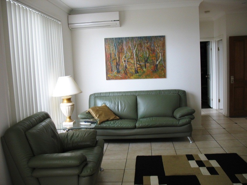 3/8 Blue Ridge Crescent, Varsity Lakes QLD 4227