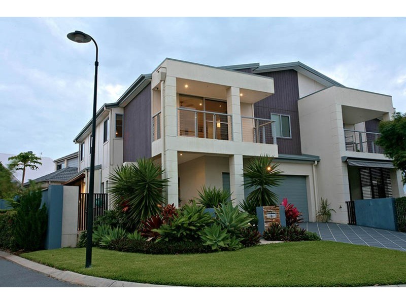 2/27 Port Peyra Crescent, Varsity Lakes QLD 4227